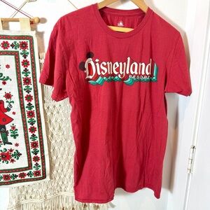 🎄❤️ Disneyland Resort Vintage Disney Red WhiteChristmas Short Sleeve Tee Medium